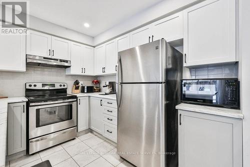 68 Lupo Drive, Hamilton, ON - Indoor Photo Showing Kitchen