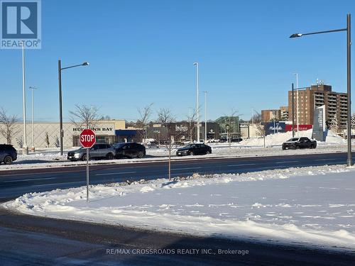 712 - 350 Red Maple Road, Richmond Hill, ON - Outdoor With View