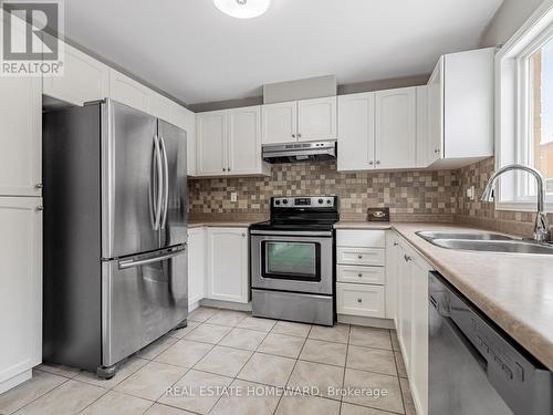 304 Flagstone Way, Newmarket, ON - Indoor Photo Showing Kitchen With Double Sink