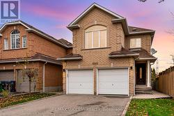 5383 RED BRUSH DRIVE  Mississauga, ON L4Z 4B2