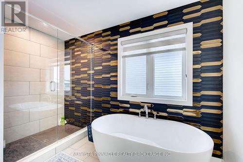 1895 Fountain Grass Drive, London South (South B), ON - Indoor Photo Showing Bathroom