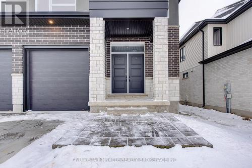 1895 Fountain Grass Drive, London South (South B), ON - Outdoor