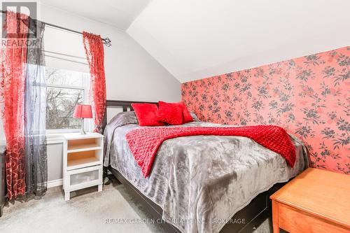 26 Garnet Street, St. Catharines (Facer), ON - Indoor Photo Showing Bedroom