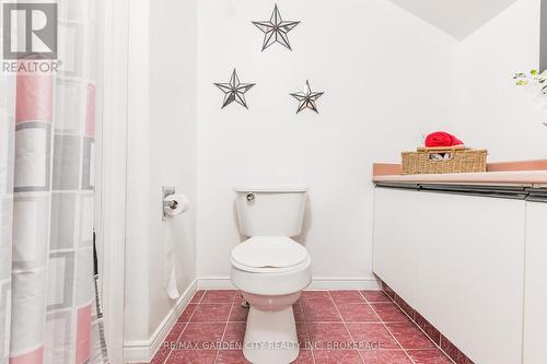 26 Garnet Street, St. Catharines (Facer), ON - Indoor Photo Showing Bathroom