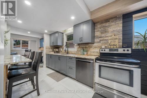 50 Stewart Avenue, New Tecumseth (Alliston), ON - Indoor Photo Showing Kitchen With Upgraded Kitchen