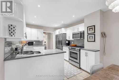 3477 Bridgewood Drive, Mississauga, ON - Indoor Photo Showing Kitchen With Double Sink