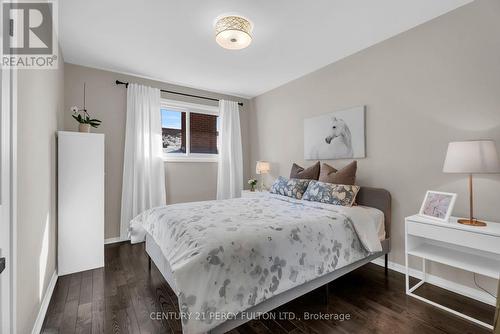 3477 Bridgewood Drive, Mississauga, ON - Indoor Photo Showing Bedroom