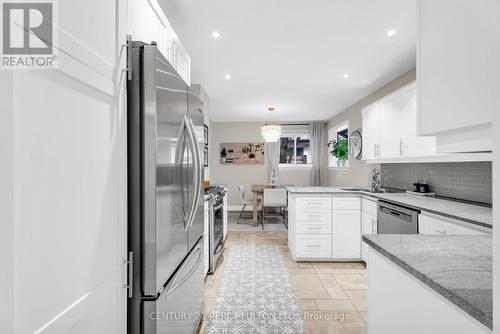 3477 Bridgewood Drive, Mississauga, ON - Indoor Photo Showing Kitchen