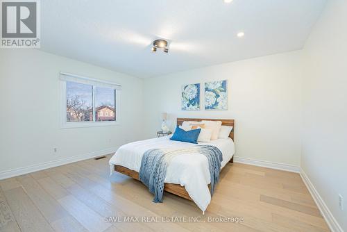 3068 Prentiss Road, Mississauga, ON - Indoor Photo Showing Bedroom