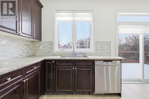 71 Skyvalley Drive, Brampton, ON - Indoor Photo Showing Kitchen