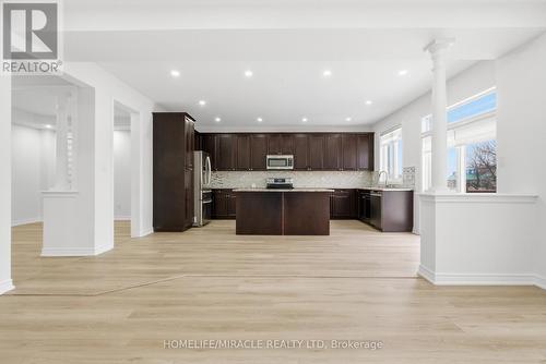71 Skyvalley Drive, Brampton, ON - Indoor Photo Showing Kitchen With Upgraded Kitchen