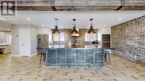 67 Sherin Court, Caledon, ON - Indoor Photo Showing Kitchen With Upgraded Kitchen