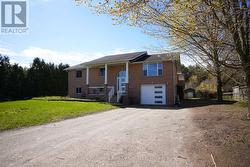27 PINE TREE DRIVE South Bruce Peninsula, ON N0H 1P0