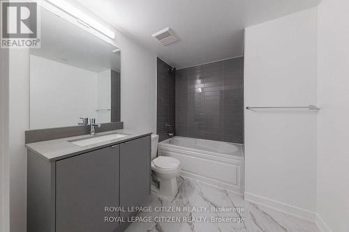 B418 - 3200 Dakota Common, Burlington, ON - Indoor Photo Showing Bathroom