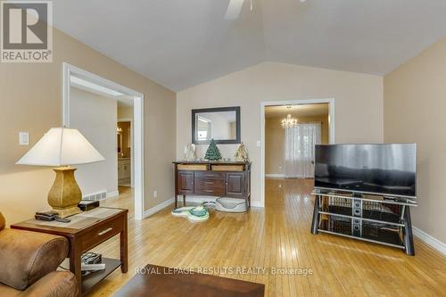54132 Best Line, Bayham (Corinth), ON - Indoor Photo Showing Living Room