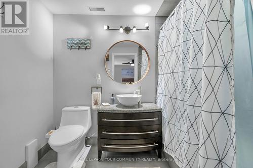 11 Summit Crescent, East Gwillimbury, ON - Indoor Photo Showing Bathroom