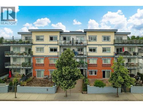 401 22363 SELKIRK AVENUE  Maple Ridge, BC V2X 2X6