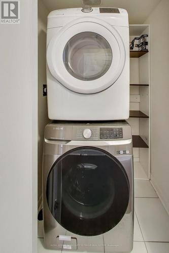 26 Jinnah Court, Toronto, ON - Indoor Photo Showing Laundry Room