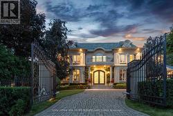 11 DOON ROAD  Toronto, ON M2L 1M1