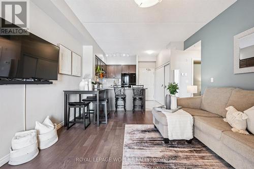 333 - 1077 Gordon Street, Guelph, ON - Indoor Photo Showing Living Room