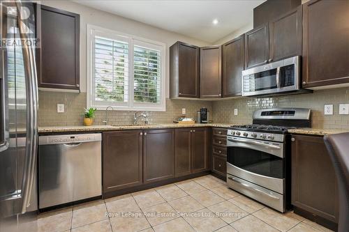 4737 Deforest Crescent, Burlington (Alton), ON - Indoor Photo Showing Kitchen With Upgraded Kitchen