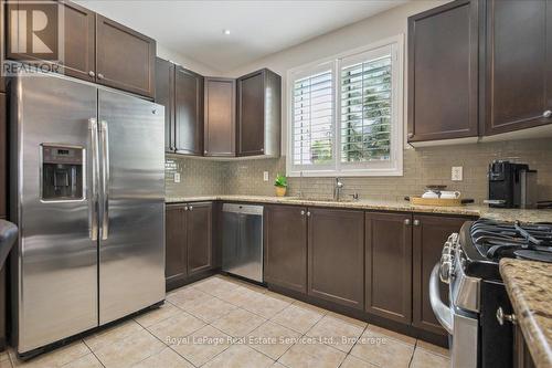 4737 Deforest Crescent, Burlington (Alton), ON - Indoor Photo Showing Kitchen