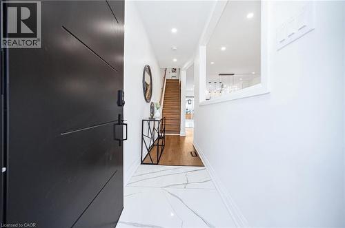 38 Glendale Avenue N, Hamilton, ON - Indoor Photo Showing Other Room