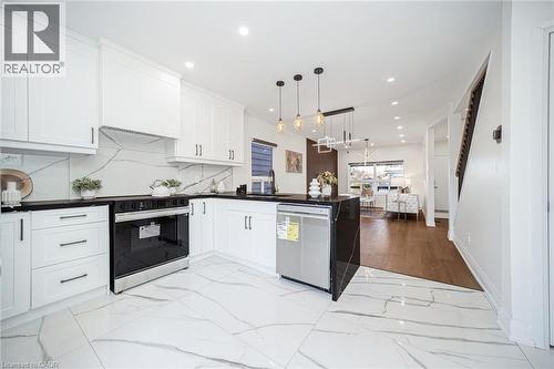 38 Glendale Avenue N, Hamilton, ON - Indoor Photo Showing Kitchen With Upgraded Kitchen