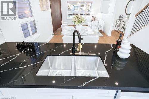 38 Glendale Avenue N, Hamilton, ON - Indoor