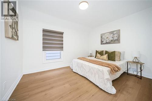 38 Glendale Avenue N, Hamilton, ON - Indoor Photo Showing Bedroom