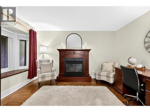 3960 Robin Place, Port Coquitlam, BC - Indoor Photo Showing Living Room With Fireplace