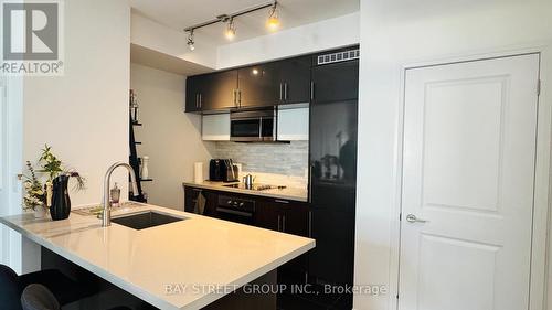 2307 - 8 Mercer Street, Toronto, ON - Indoor Photo Showing Kitchen