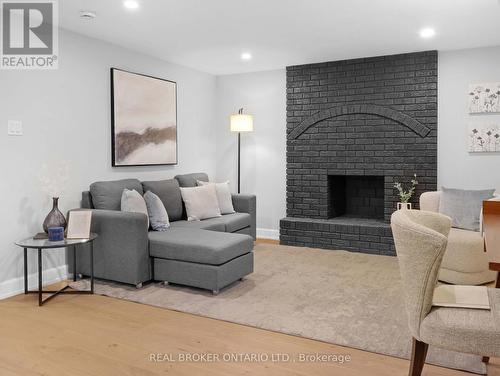 3406 Putter Place, Burlington, ON - Indoor Photo Showing Living Room With Fireplace