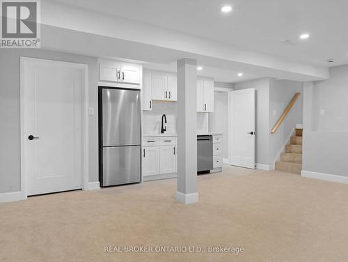 3406 Putter Place, Burlington, ON - Indoor Photo Showing Other Room