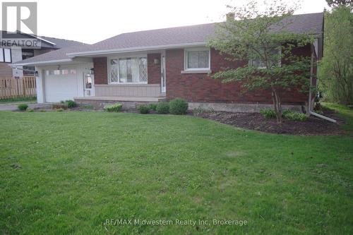425 Wellington Street E, Wellington North (Mount Forest), ON - Outdoor