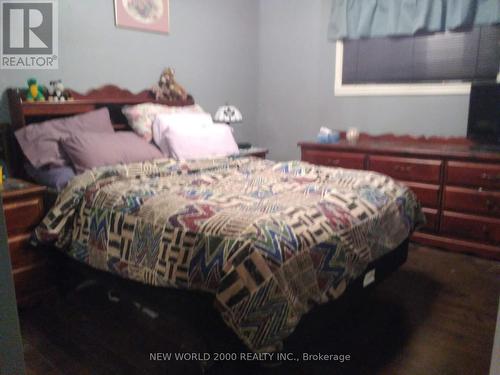 920 Greenwood Crescent, Whitby, ON - Indoor Photo Showing Bedroom
