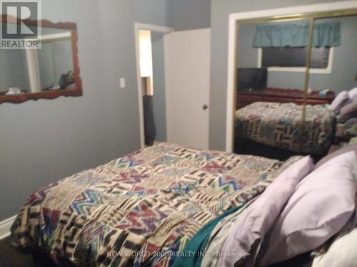 920 Greenwood Crescent, Whitby, ON - Indoor Photo Showing Bedroom