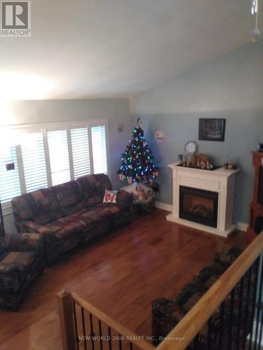 920 Greenwood Crescent, Whitby, ON - Indoor Photo Showing Living Room With Fireplace