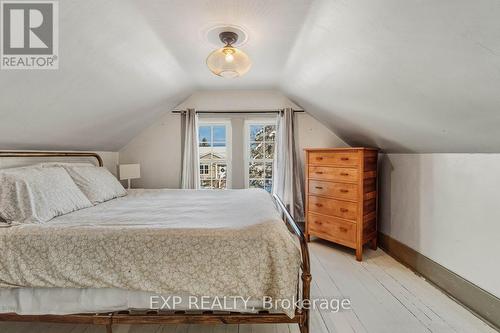 244 Robert Street, Greater Napanee (Greater Napanee), ON - Indoor Photo Showing Bedroom