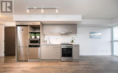 2111 - 219 Dundas Street E, Toronto, ON - Indoor Photo Showing Kitchen