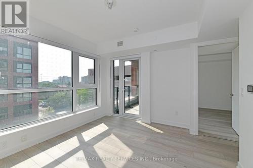 0419 - 8 Tippett Road, Toronto, ON - Indoor Photo Showing Other Room