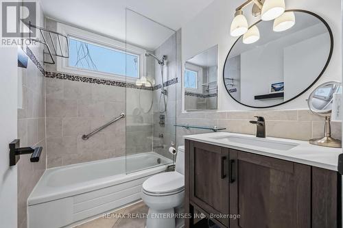 121 Montgomery Avenue, Toronto, ON - Indoor Photo Showing Bathroom