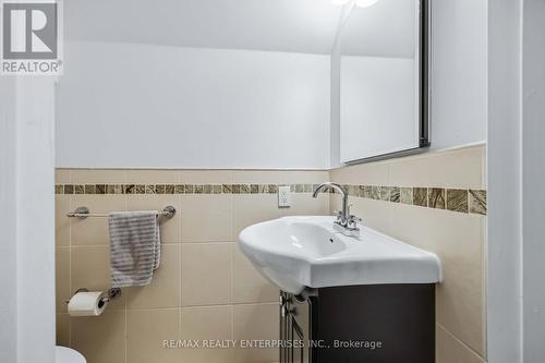 121 Montgomery Avenue, Toronto, ON - Indoor Photo Showing Bathroom