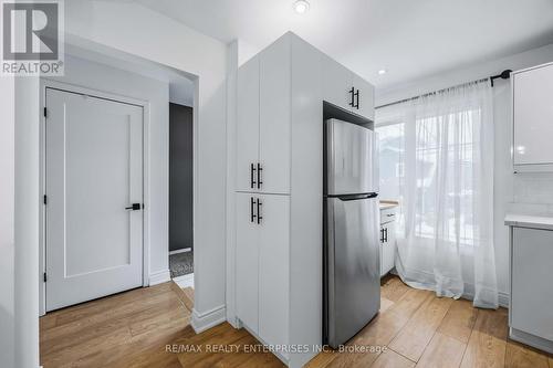 121 Montgomery Avenue, Toronto, ON - Indoor