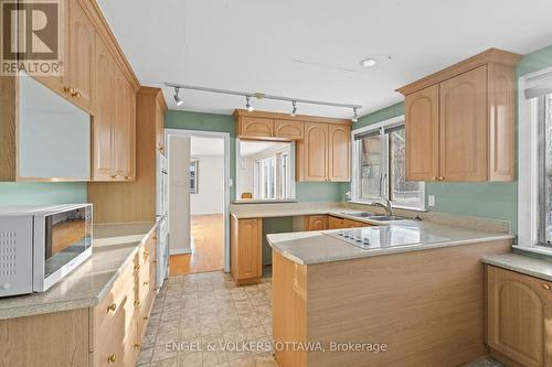 2626 Elmhurst Street, Ottawa, ON - Indoor Photo Showing Kitchen With Double Sink