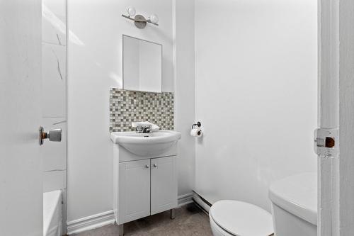 Salle de bains - 9372 Rue Airlie, Montréal (Lasalle), QC - Indoor Photo Showing Bathroom