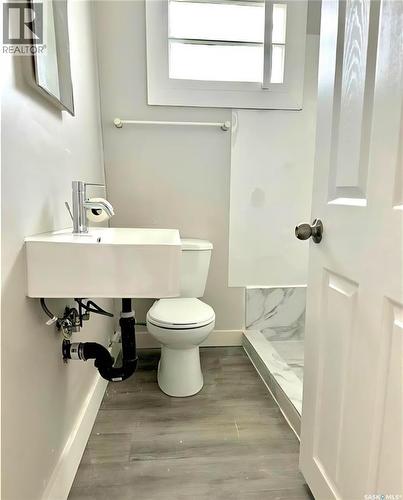 1450 Alexandra Street, Regina, SK - Indoor Photo Showing Bathroom