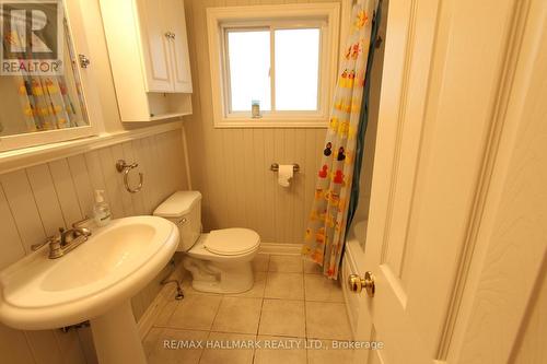 Entire House - 8 Meadowland Avenue, Barrie, ON - Indoor Photo Showing Bathroom