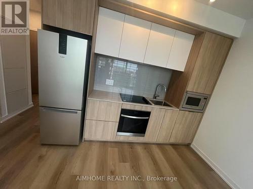 510 - 395 Square One Drive, Mississauga, ON - Indoor Photo Showing Kitchen