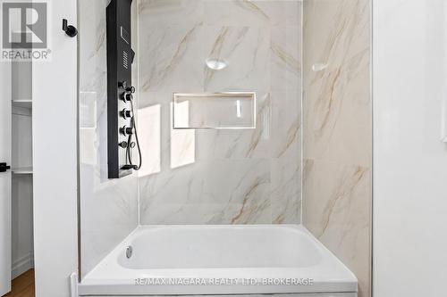 4 piece bathroom. - 396 Fairview Road, Fort Erie (Crescent Park), ON - Indoor Photo Showing Bathroom